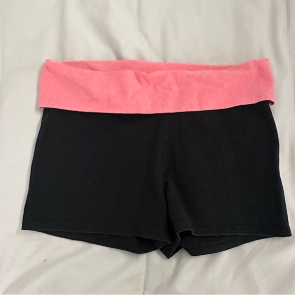 Y2K PINK Victoria Secret  YOGA SHORTIE SHORTS - Picture 2 of 3